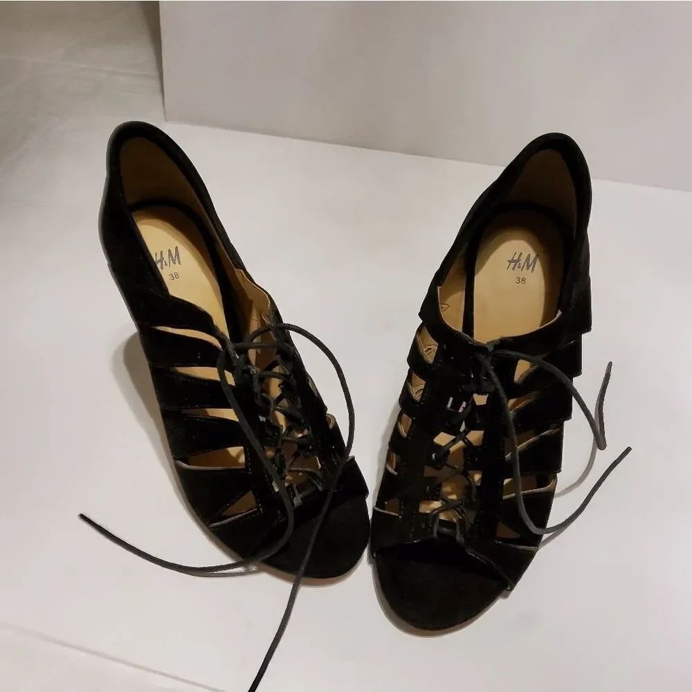 WOMEN'S H&M LACE-UP CLOSURE SHOES - Picture 4 of 16